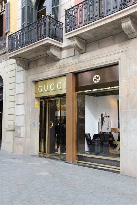 buying gucci in spain
